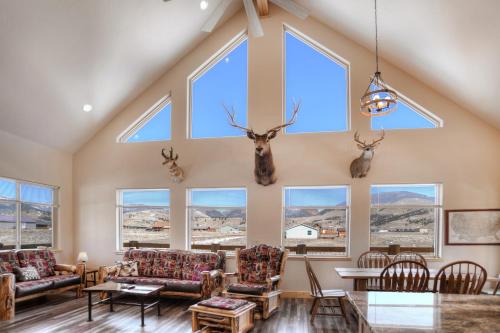 Commodore Cabin — 4-Star Luxury Hotel in Creede, United States