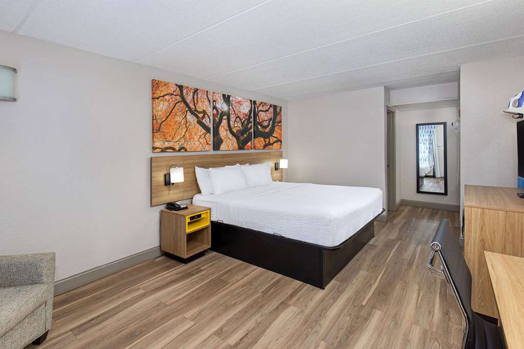 Days Inn By Wyndham Knoxville North - photo 16