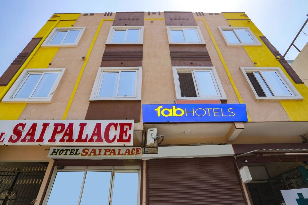 Fabexpress Sai Palace in Raipur, India