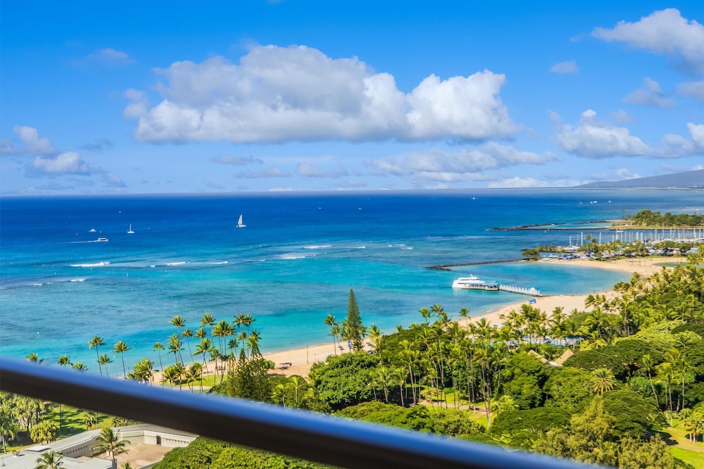 Ka Laʻi Waikiki Beach LXR Hotels & Resorts - photo 79