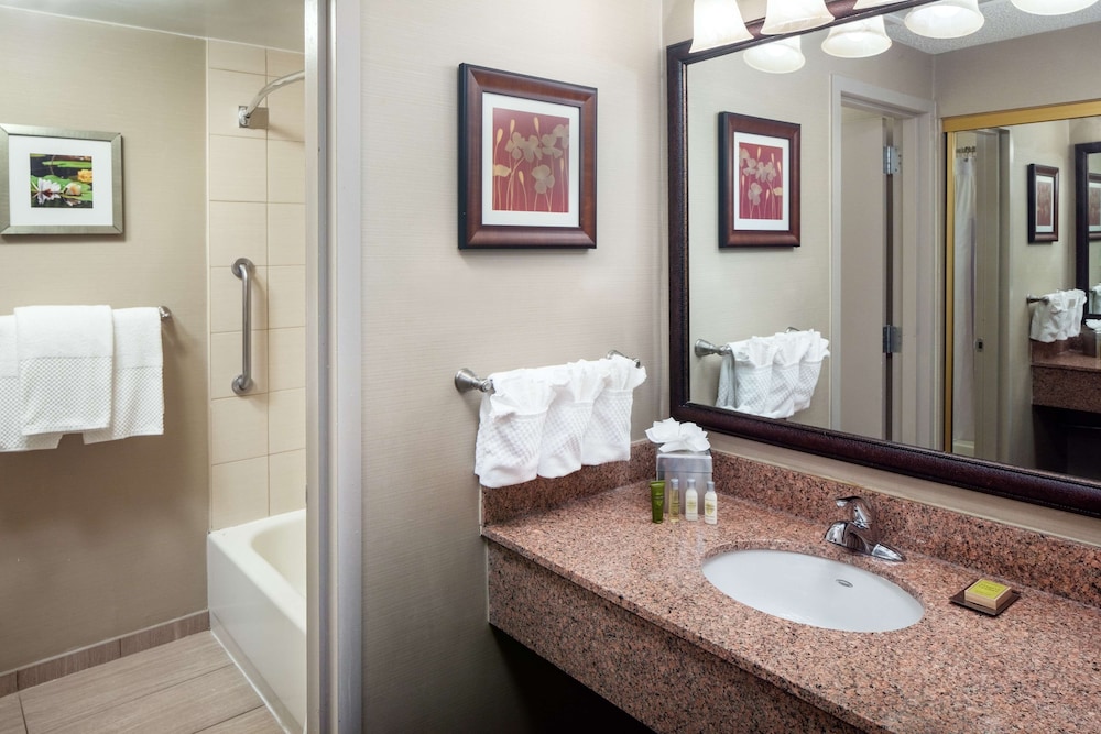 DoubleTree by Hilton Cherry Hill Philadelphia - photo 21