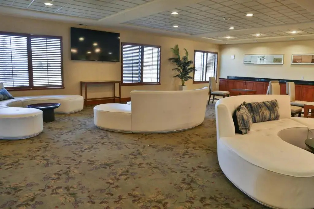 Wingate By Wyndham Rock Springs - photo 12
