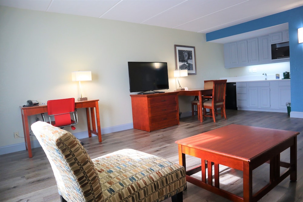 Baymont by Wyndham Norcross Atlanta - photo 6