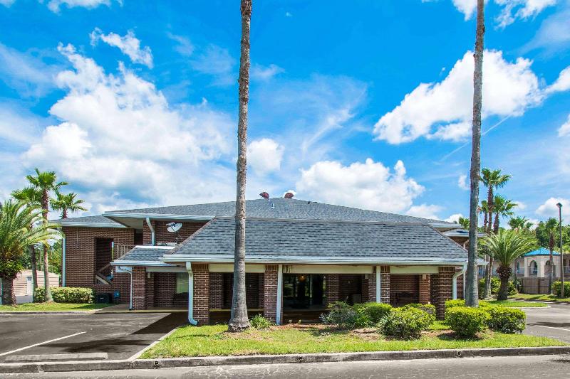 SureStay by Best Western Jacksonville Airport - photo 4