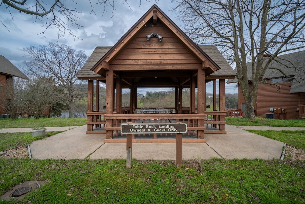 Table Rock Landing Resort - photo 29