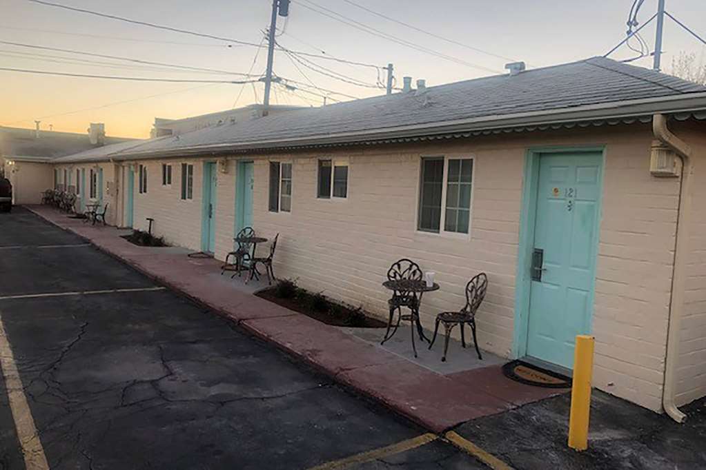 Howard Johnson by Wyndham Ridgecrest CA - featured photo