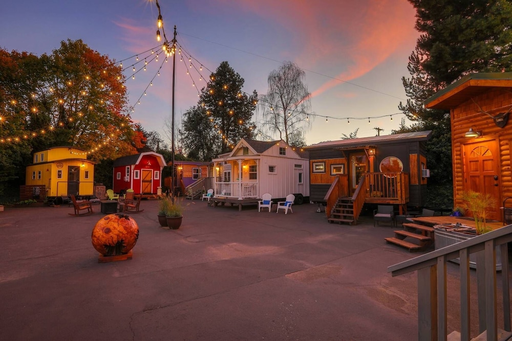Tiny Digs Hotel of Tiny Houses - photo 147