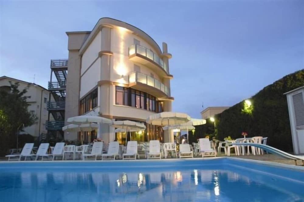 Hotel Capitol — hotel in San Mauro Pascoli