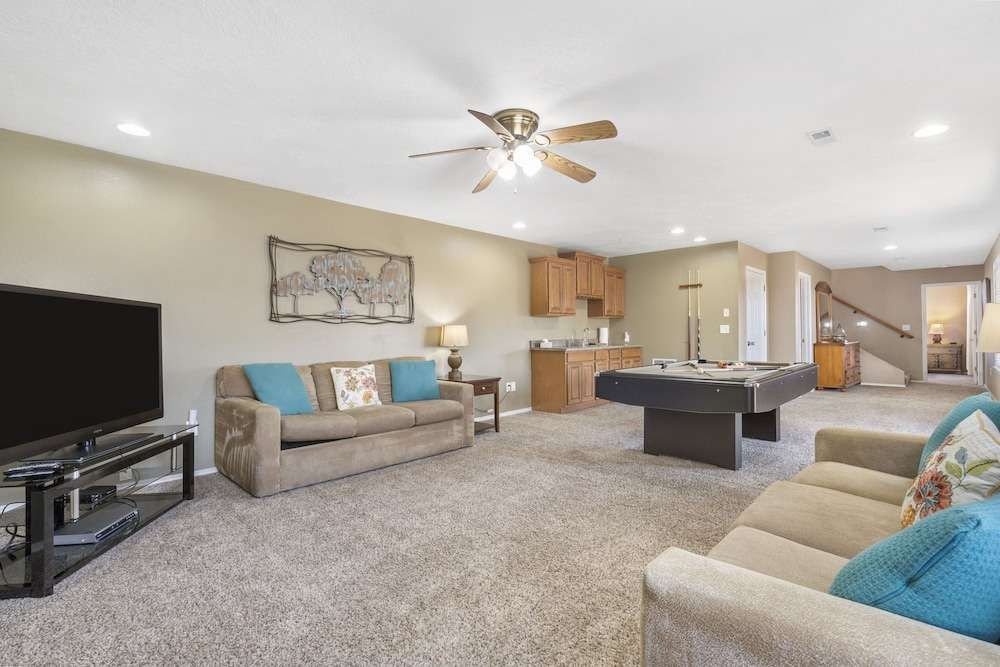 The Greenview Manor Lake Views - photo 27