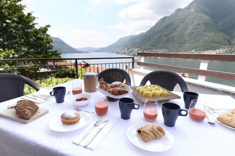 Perry's Home — 4-Star Luxury Hotel in Pognana Lario, Italy