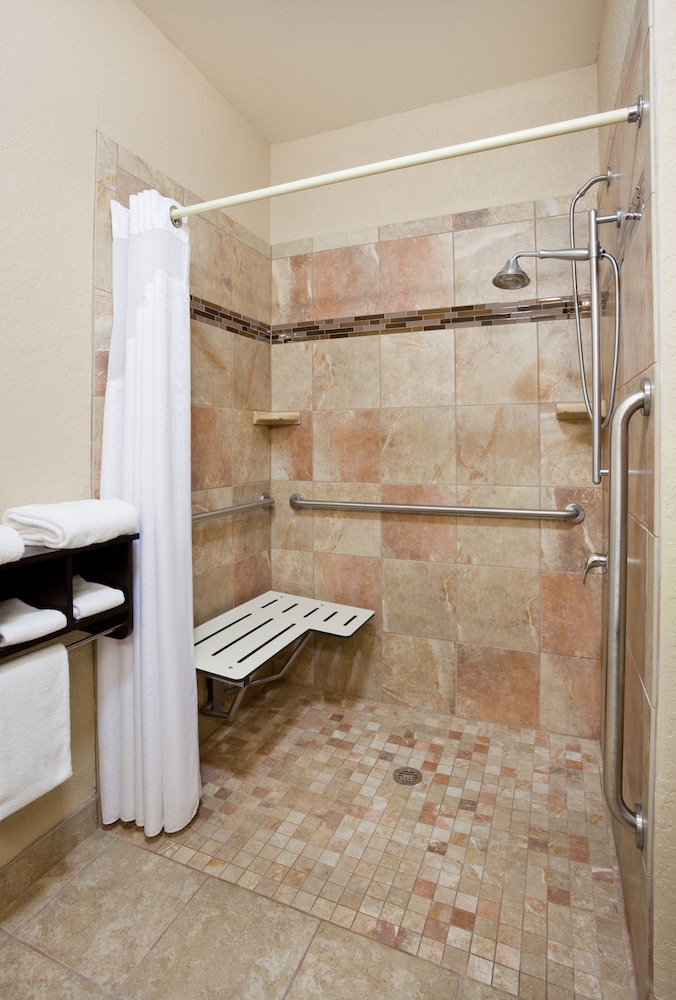 Holiday Inn Express & Suites Aberdeen by IHG - photo 17