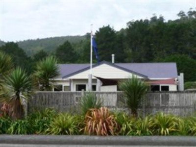 Charming Creek Bed & Breakfast — 4-Star Luxury Hotel in Westport, New Zealand