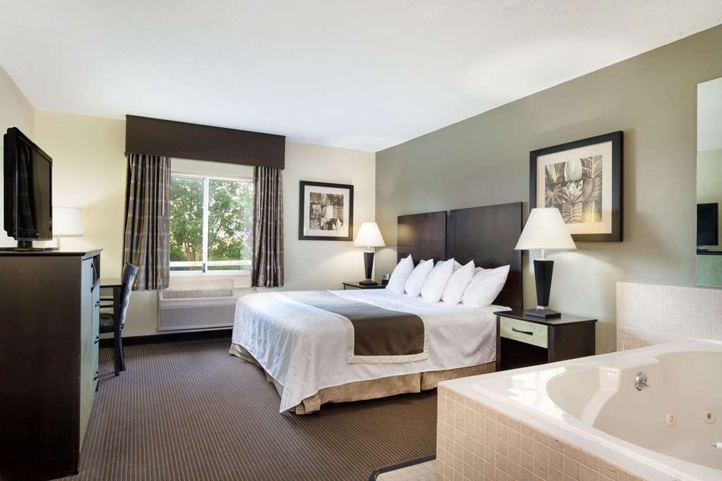 Baymont by Wyndham Dale - photo 11