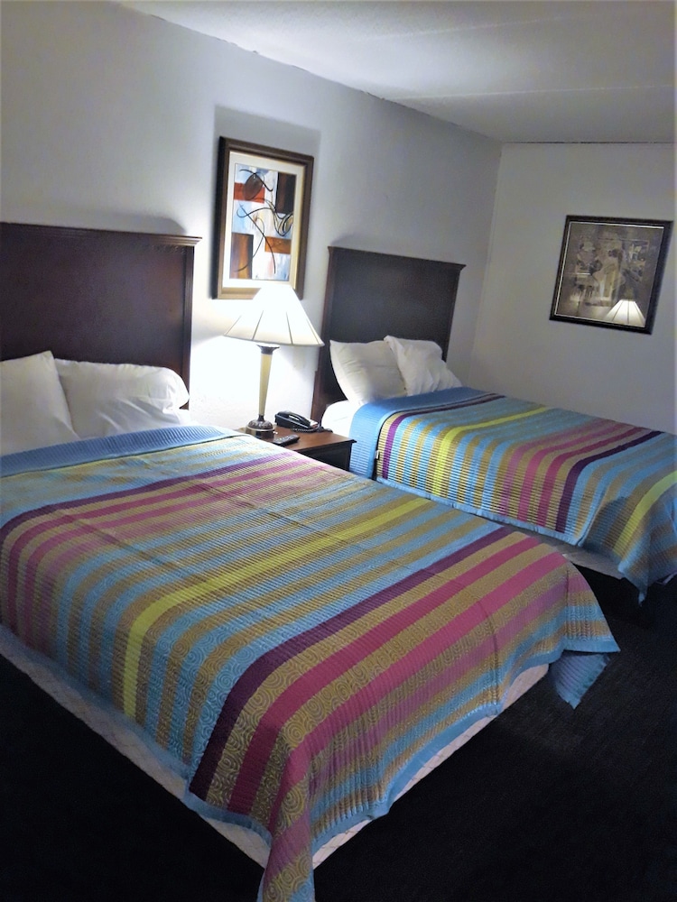 Madison Inn and Suites - photo 18