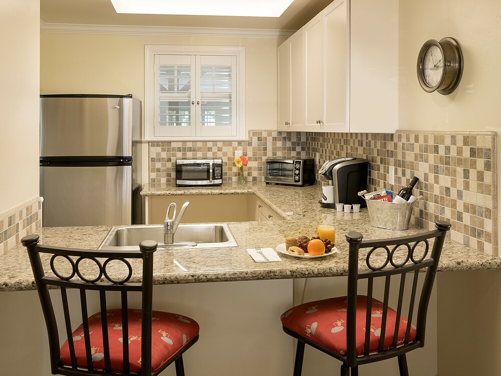 Avila Lighthouse Suites - photo 11