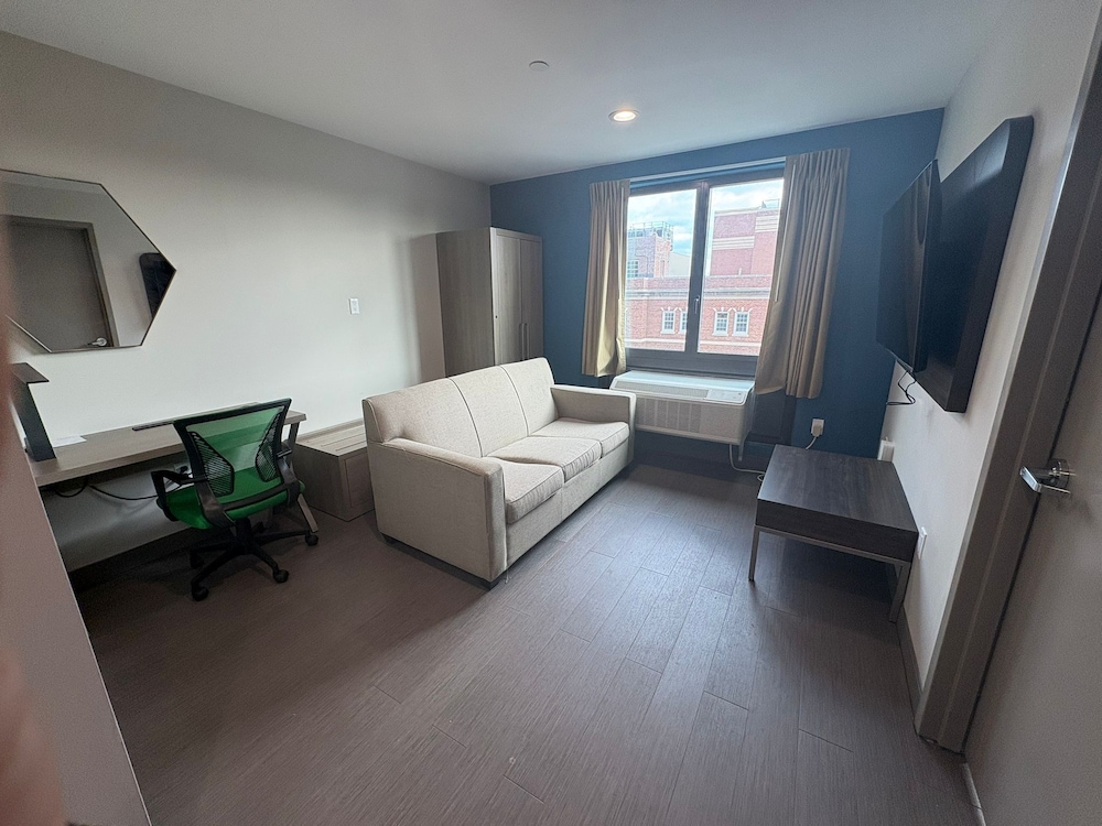 Holiday Inn Express & Suites Bronx NYC an IHG Hotel - photo 20