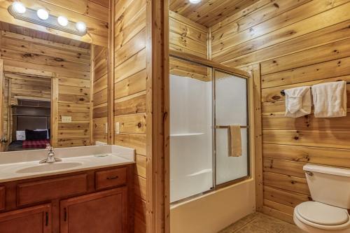 Lazy Bear Lodge Hot Tub Resort Pool WIFI 1089 FREE tickets each paid day Dollywood and More - photo 26