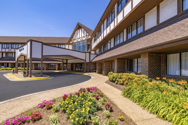 English Inn Of Charlottesville - photo 2