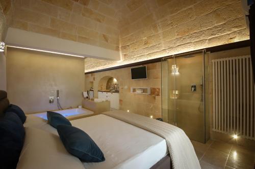 Suite 52 — 4-Star Luxury Hotel in Monopoli, Italy