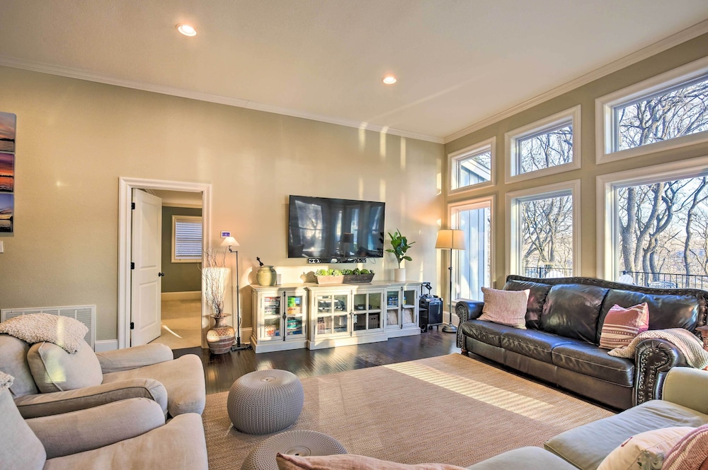 10 Mi to New Braunfels: Waterfront Seguin Gem — hotel in Seguin
