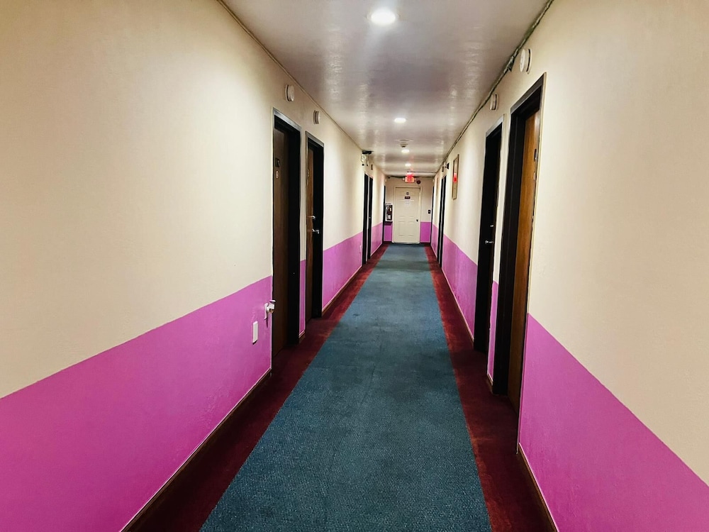 Villa Inn Motel - photo 41