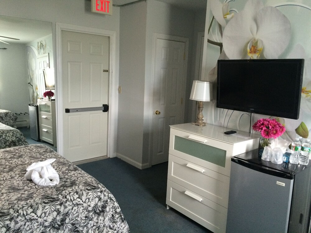 Admiral Weaver Inn - photo 7