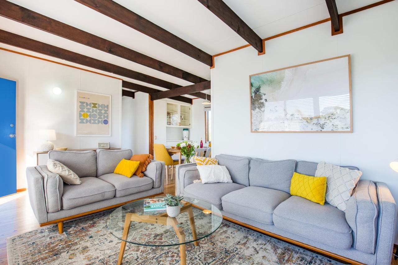 Walk to beach quiet location 2 night minimum stay in Mollymook, Australia