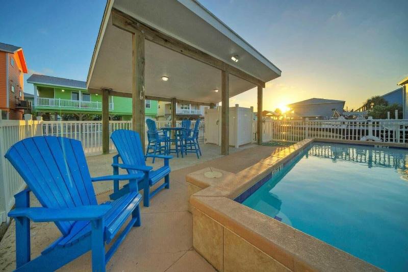 Reel Life Dreams by Avantstay Pool Near Beach - photo 14