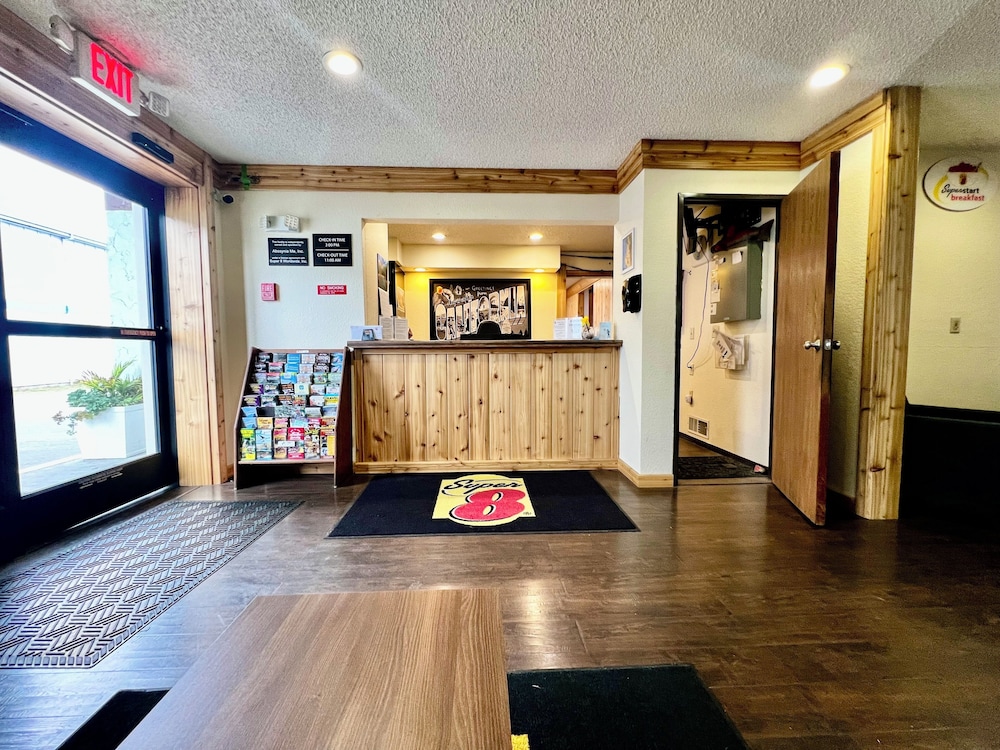 Super 8 by Wyndham Arcata - photo 3