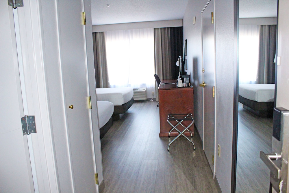 Country Inn & Suites by Radisson Marinette WI - photo 7