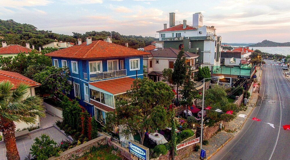Lacivert Hotel - last minute hotel in Ayvalik