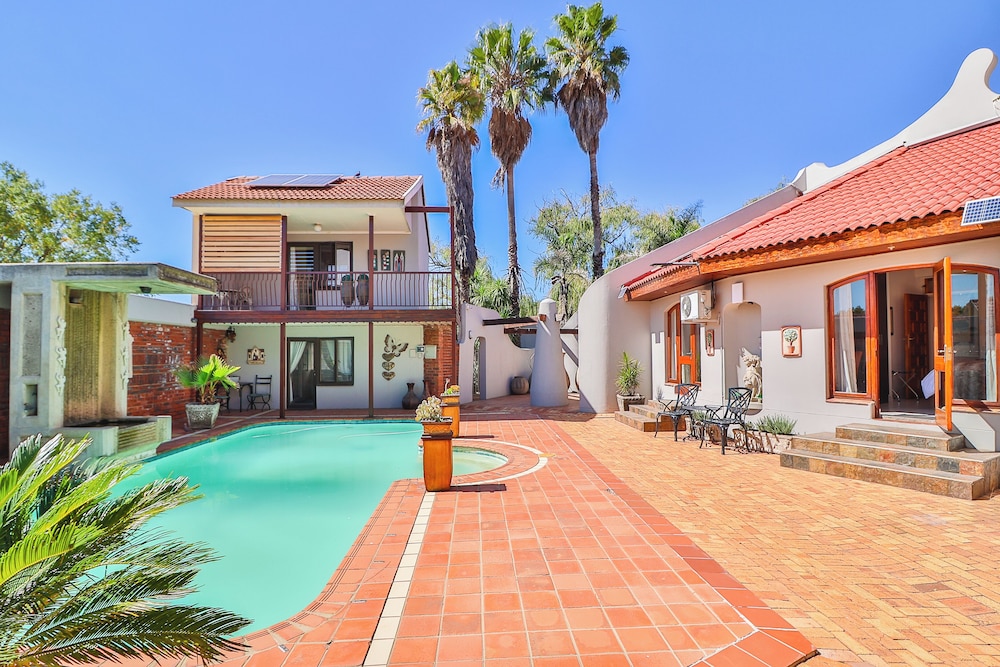 Cascade Villa Guesthouse — 4-Star Luxury Hotel in Secunda, South Africa