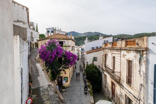 Vacances a Cadaques - carbon neutral hotel in Cadaques