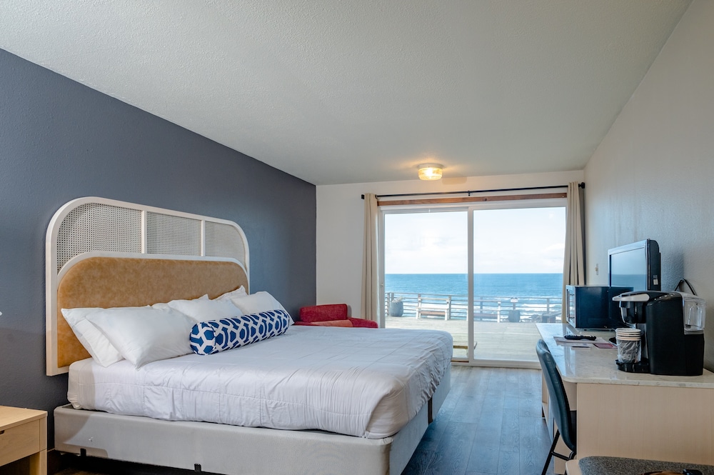 Seagull Beachfront Inn - photo 12