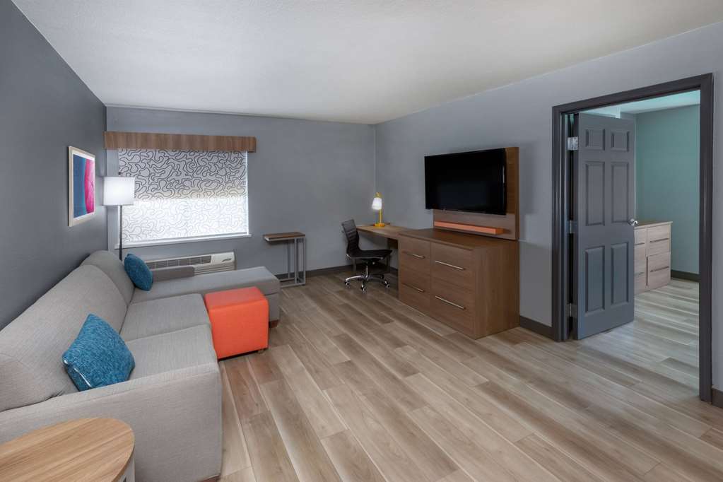 La Quinta Inn & Suites by Wyndham New Braunfels - photo 42