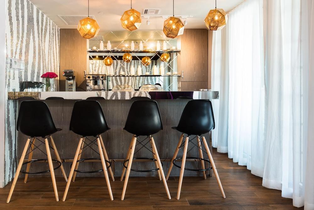 The L Hotel - photo 26