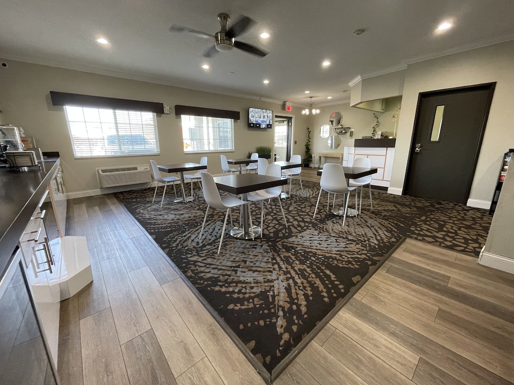 BridgePointe Advantage by BPhotels - photo 21
