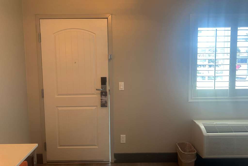 Motel 9 - photo 33