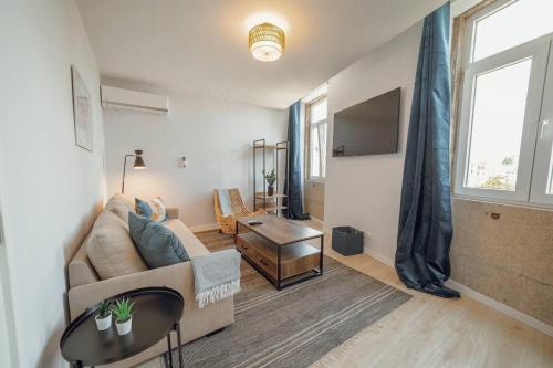 Alegria Duplex by Hosty in Porto, Portugal