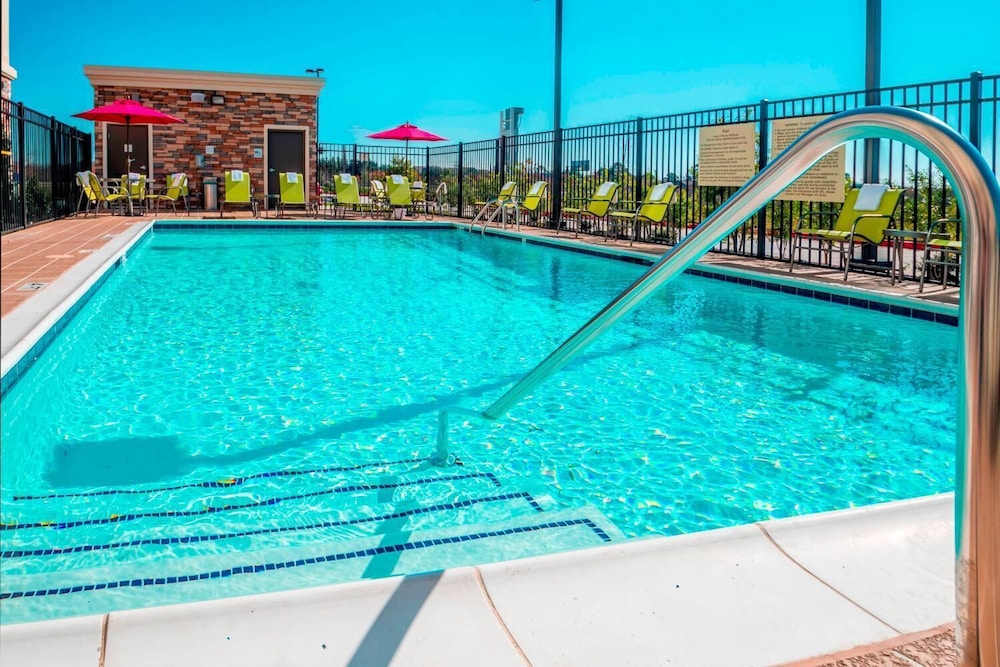 Hampton Inn & Suites La Porte - photo 26
