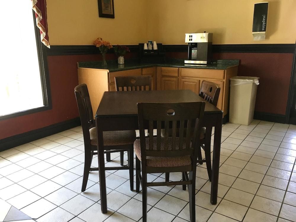 Americas Best Value Inn Huntsville - photo 13