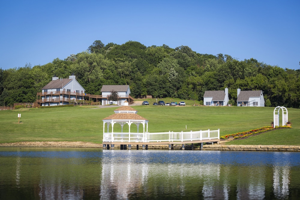 Lefevre Inn and Resort - photo 30