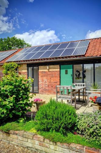 East Green Farm Cottages The Granary — hotel in Saxmundham