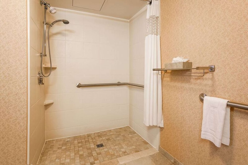 Hampton Inn & Suites Poughkeepsie - photo 29