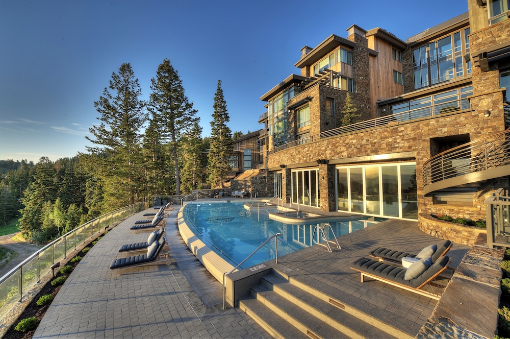 Stein Eriksen Residences — 4-Star Luxury Hotel in Bridgeport, United States