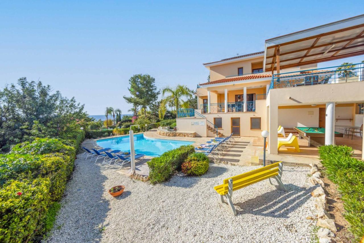 Apollon Zeus Villa