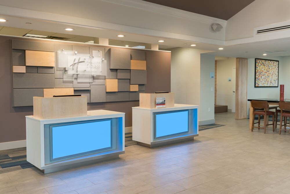 Holiday Inn Express Springfield by IHG - photo 37