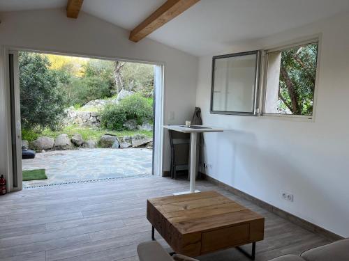 La campagne au bord de la mer in Porto-Vecchio, France