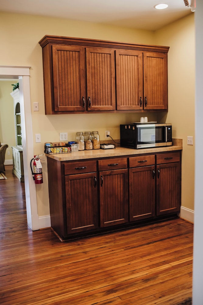 Grand Lux Inn - photo 38