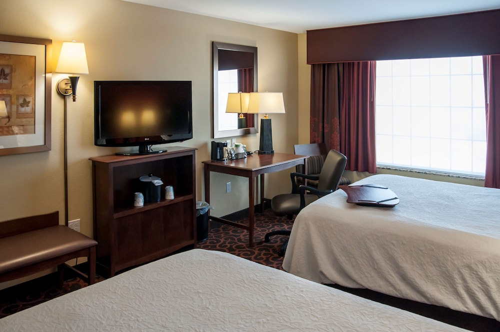 Hampton Inn & Suites Watertown - photo 37